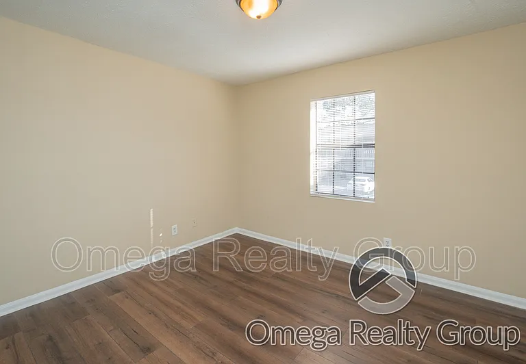 Lakeridge Apartments — Photo 90