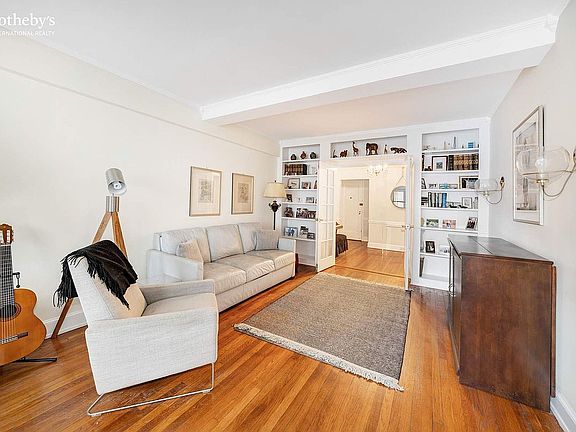 3rd image of 240 E 79th St APT 6B