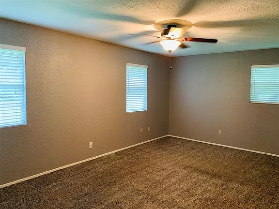 5th image of 409 N Texas St