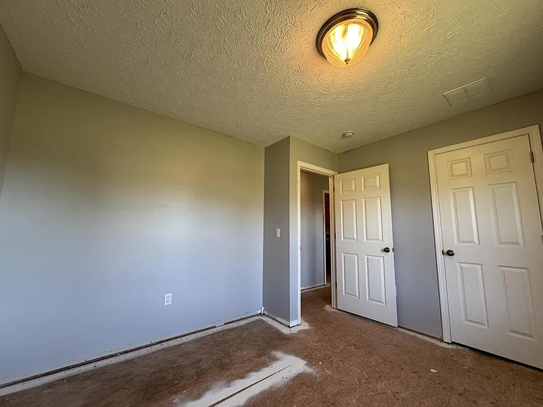 5709 N 12th Ave — Photo 18