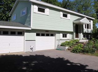 1 Steve Ln, Albany, NY 12205