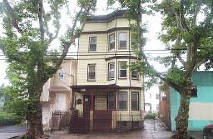 FRONT HOUSE