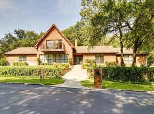 8925 Crest Wood Dr, Fort Worth, TX 76179