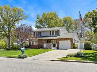 1 Charles Ct, Pt Jefferson Station, NY 11776