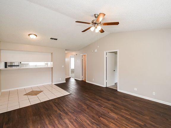 4th image of 10716 Meadowlea Cir W