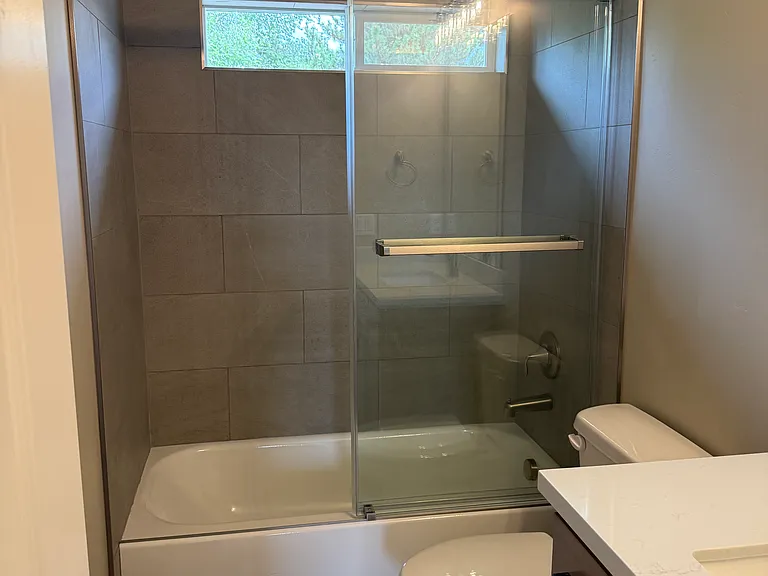 71 N 300 E — Photo 9