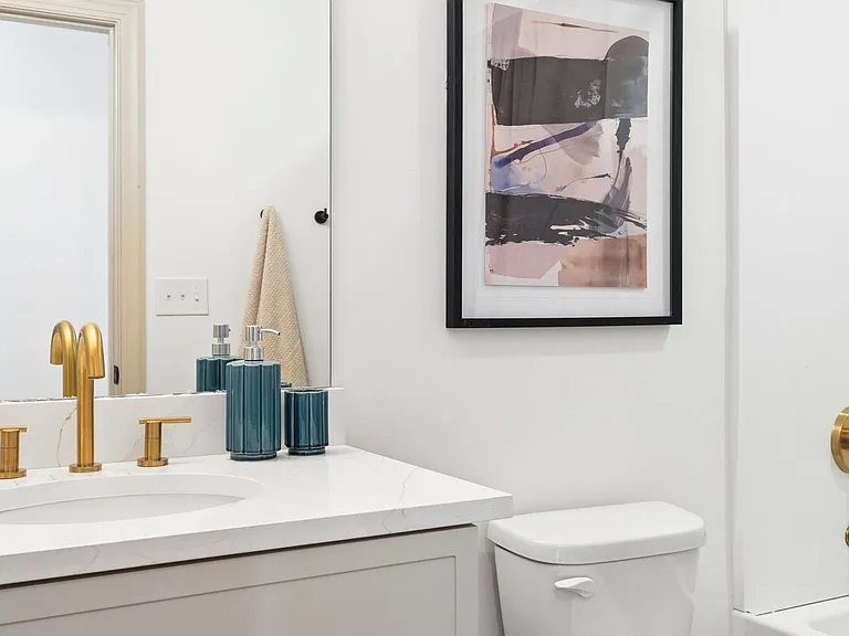 New Classically designed Duet style homes for Rent in Charlotte — Photo 18