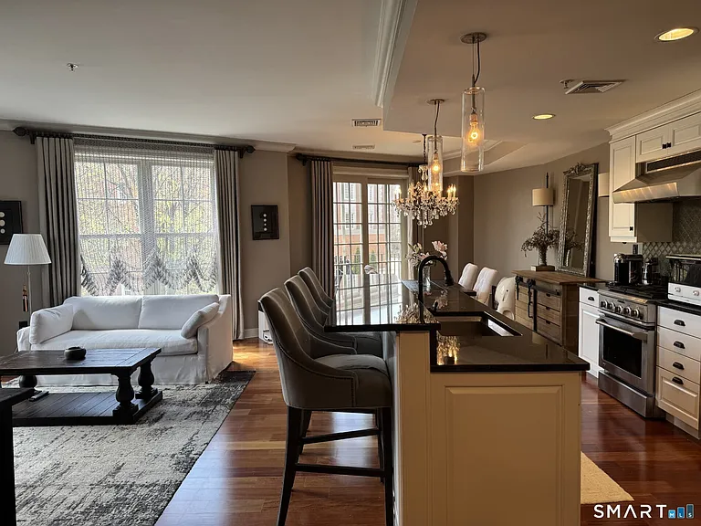 85 Memorial Rd #201 — Photo 12