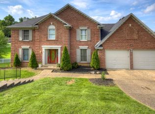 3005 Windsor Lakes Pkwy, Louisville, KY 40214