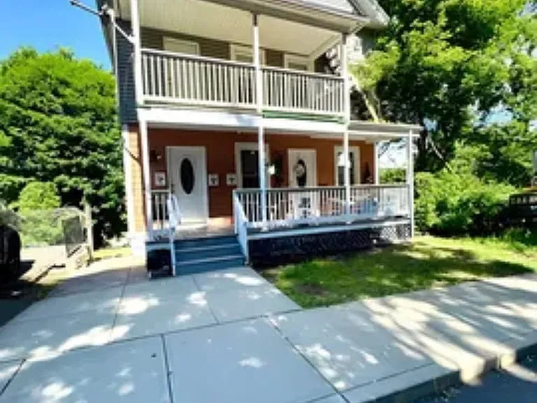 86 Maple St — Photo 4