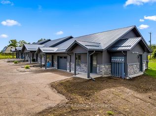 18 Maple Golf Cres #4, Northern Bruce Peninsula, ON N0H 2R0