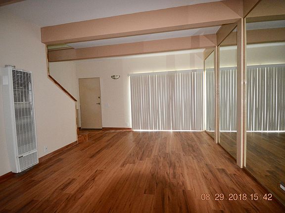 3rd image of 4591 Inglewood Blvd