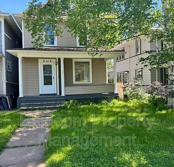 2114 E 4th St — Photo 2