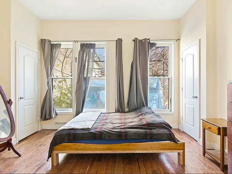1074 Jefferson Ave #1 — Photo 4