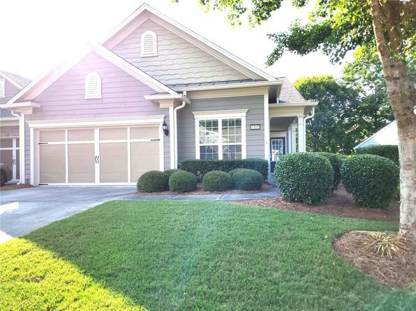 6111 Longleaf Dr