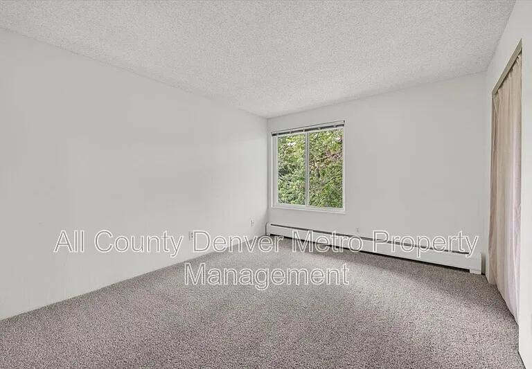 1400 Golden Cir #306 — Photo 12