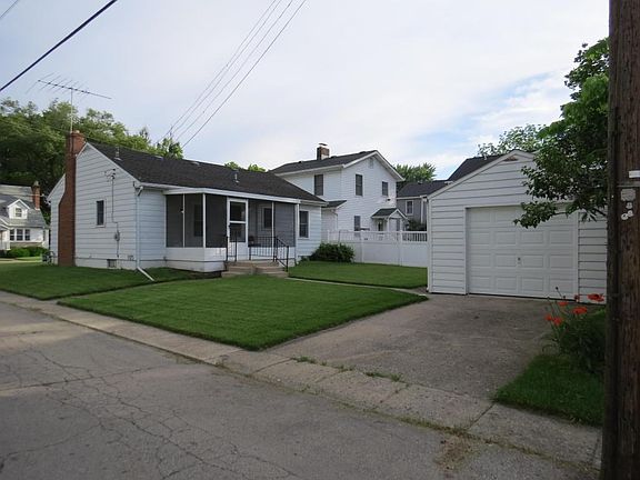 2nd image of 145 Fellows Ave