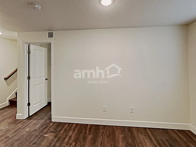 2381 E Frontier St — Photo 18