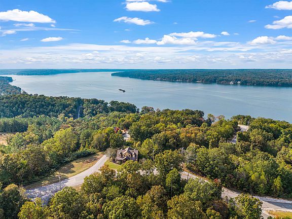 3rd image of 939 Eagle Point Rd
