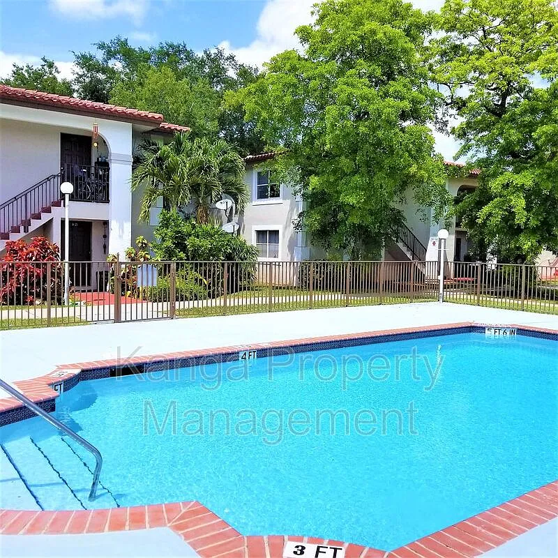 3 bed, 2.0 bath, 1217 sqft, $2,350 — Photo 2