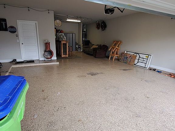 4th image of 8910 Highland Gate