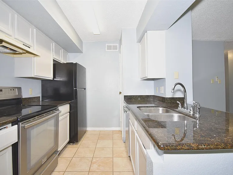 2120 El Paseo St #108 — Photo 10