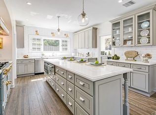 1545 E Altadena Dr, Altadena, CA 91001