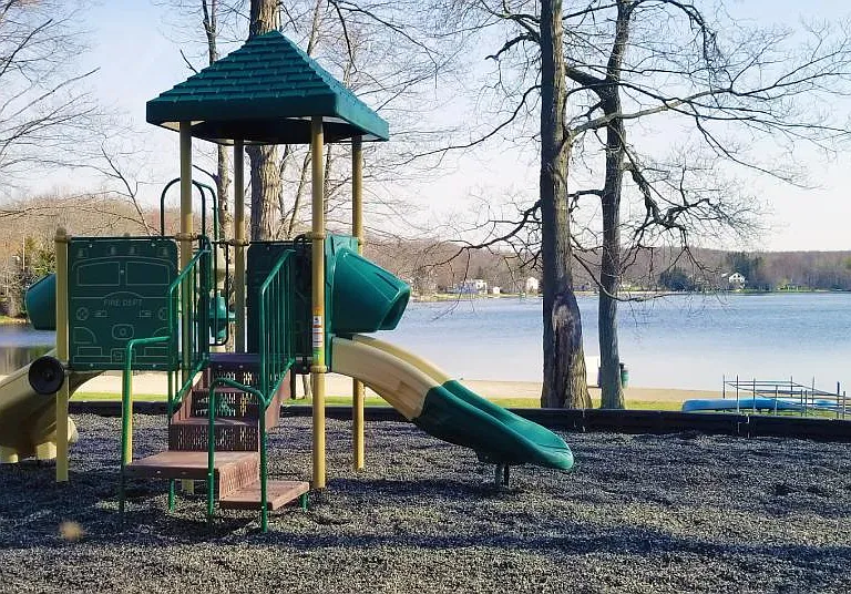 Arrowhead Lake Playground _ A community playground just minutes away, perfect for family fun and outdoor play.