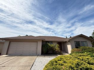 530 Golf View Dr, Medford, OR 97504