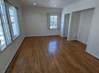 13204 Riverside Dr, Sherman Oaks, CA 91423