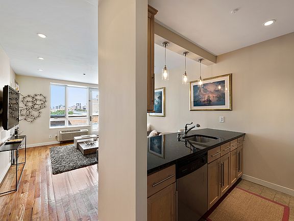 3rd image of 324 E 112th St APT 7A