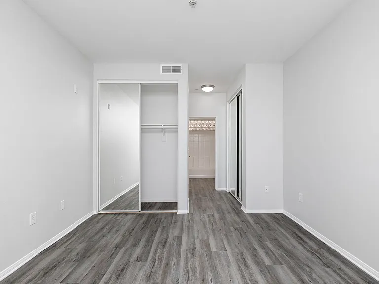 7044 Lanewood Ave — Photo 84