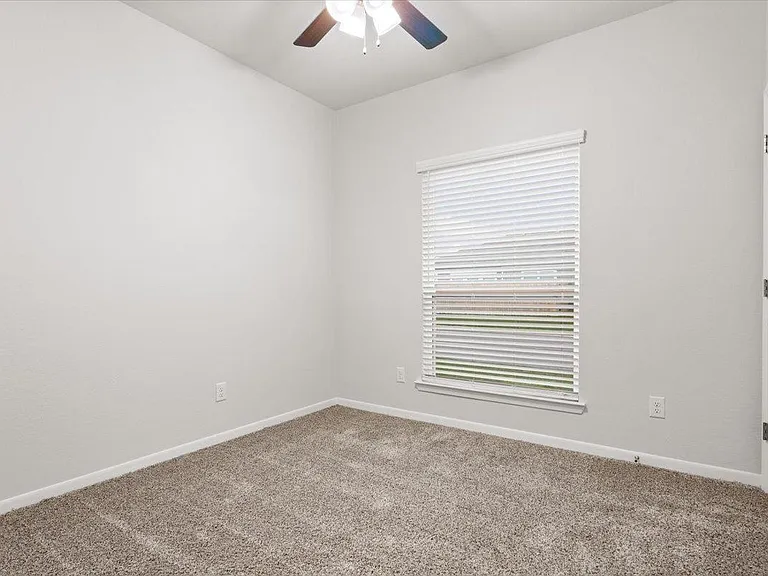 2720 Fox River Dr — Photo 19