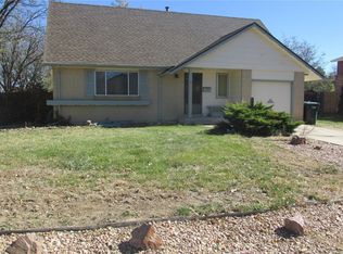 992 Fraser St, Aurora, CO 80011