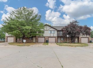 10 Brown Ct, Davenport, IA 52806