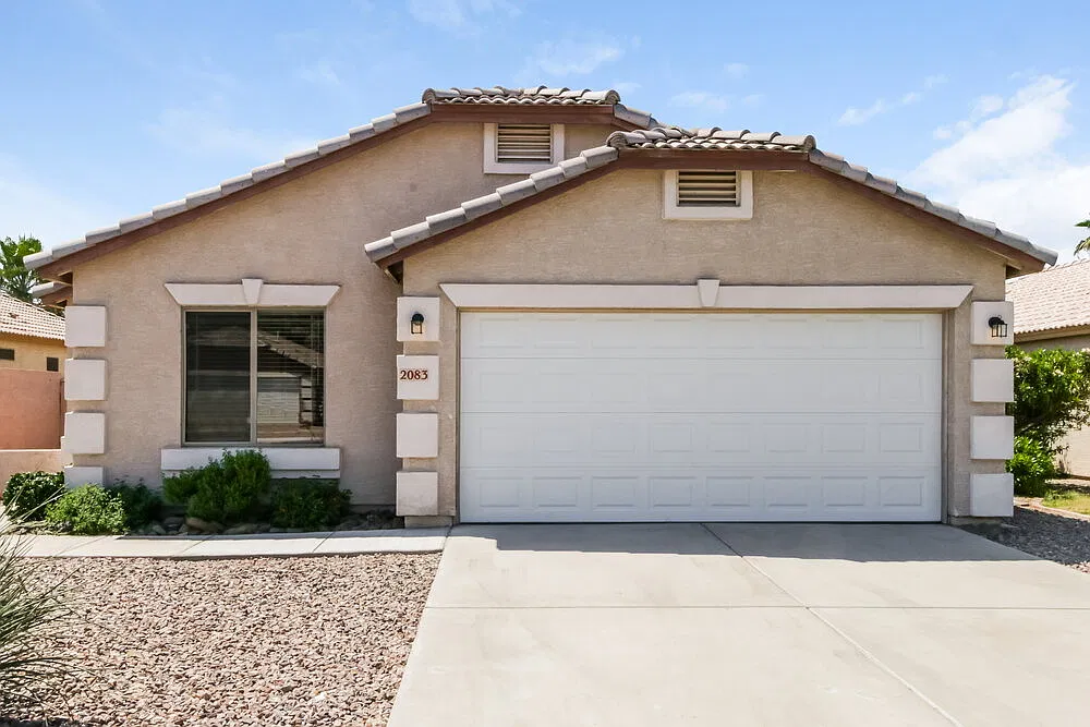 3 bed, 2.0 bath, 1315 sqft, $2,400 — Photo 1