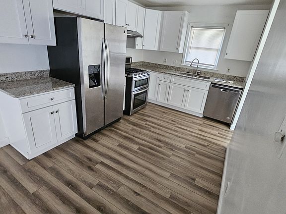 4th image of 1123 Clay St
