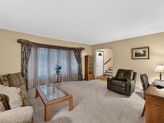 2nd image of 5800 Tall Oaks Rd
