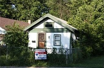 2nd image of 2821 Monroe Ave