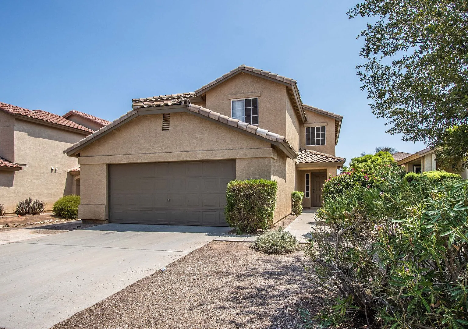 Newly Remodeled 4 Bedroom Home In San Tan Valley — Photo 1