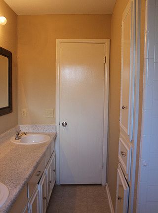 4th image of 7821 Grass Hollow Dr