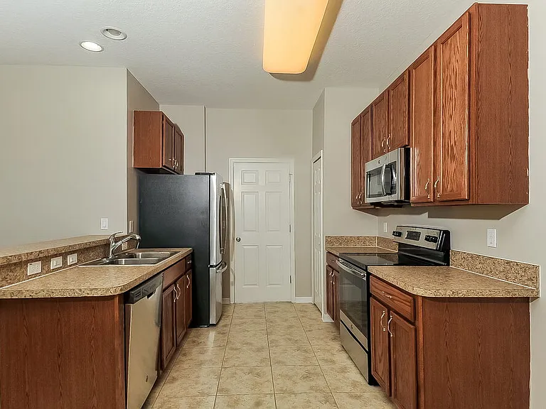 915 Parker Den Dr — Photo 5