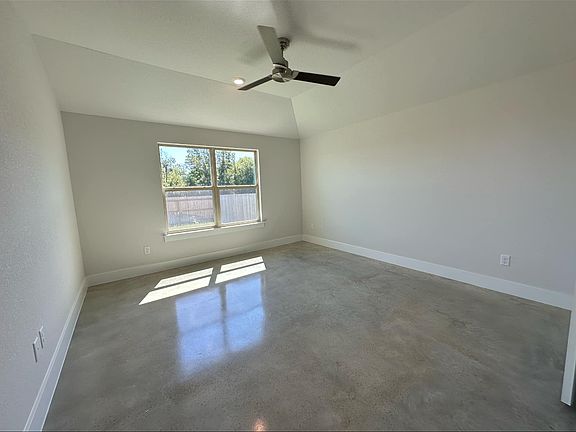 5th image of 1038 Lexington Dr