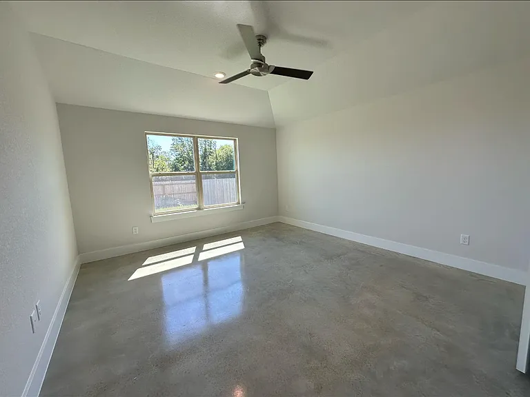1038 Lexington Dr — Photo 5