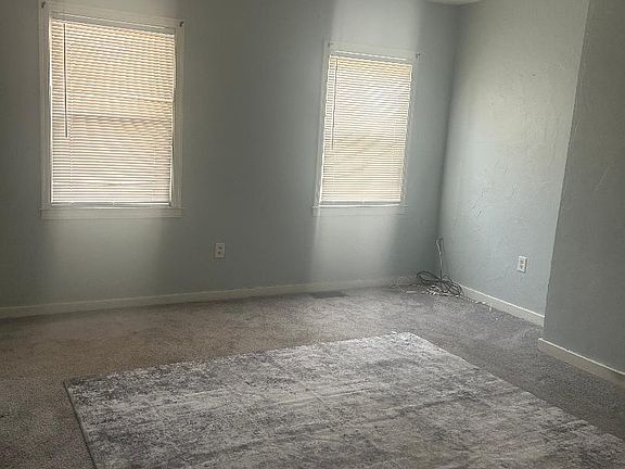 Living Room
Will have new Laminate Flooring at Move-In