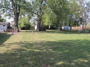 530 N 7th St, Charleston, IL 61920