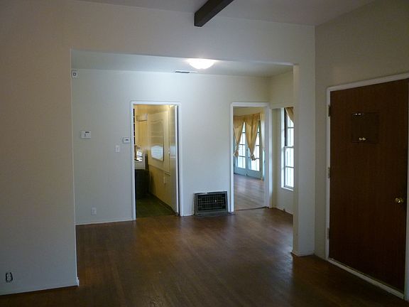 3rd image of 1153 Arcadian Ave