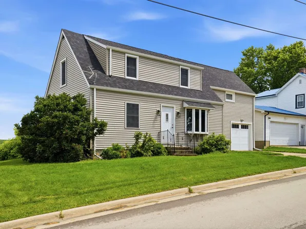 111 W Main St, Luxemburg, IA 52056