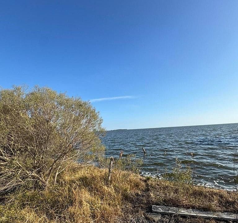 2nd image of 129 Ferry Dock Rd