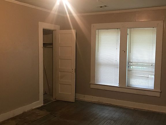 4th image of 103 N Herrington St